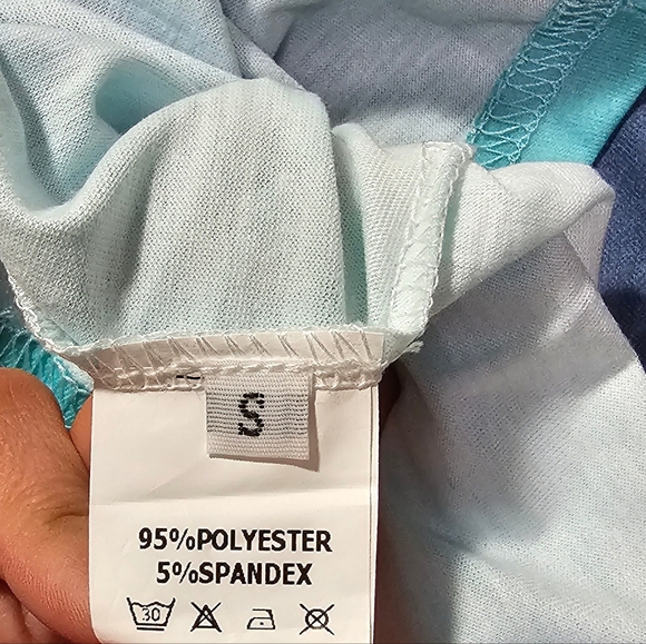 NEW!~ Neitade Tank Top Sleeveless V-Neck With Bottons, Blue Ombre, Medium - Picture 3 of 8